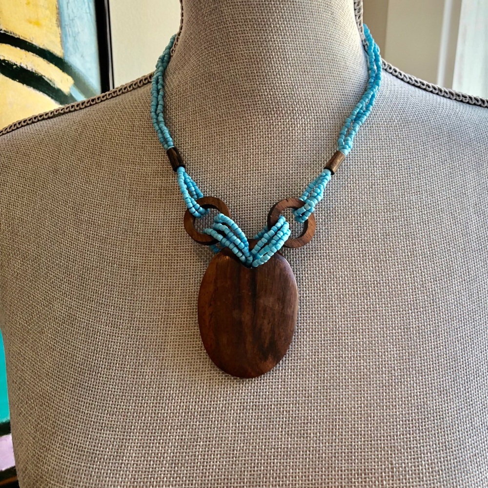 Coconut and turquoise colored beads necklace